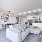 The Golden Oasis Penthouse Ferienhaus Estepona