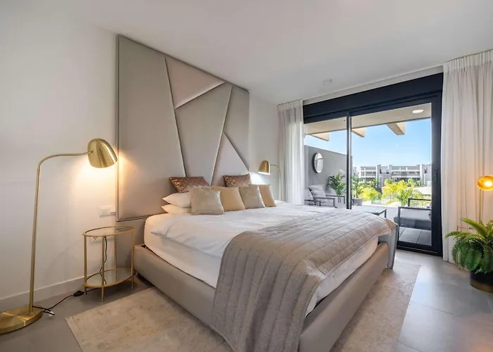 The Golden Oasis Penthouse אסטפונה