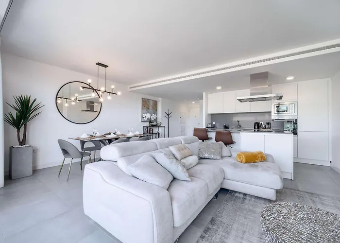 The Golden Oasis Penthouse בית נופש אסטפונה