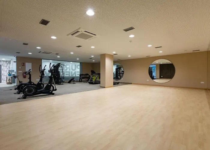 בית נופש The Golden Oasis Penthouse אסטפונה