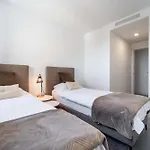 The Golden Oasis Penthouse 펜션