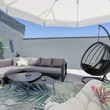 Апартаменты The Golden Oasis Penthouse *