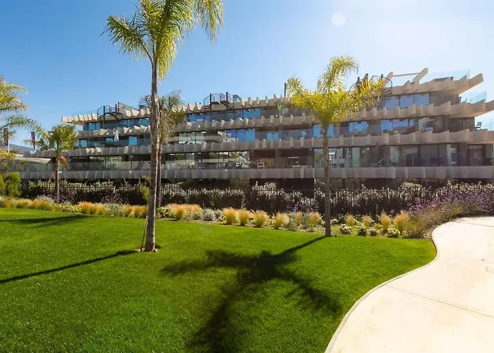 The Golden Oasis Penthouse * Εστεπόνα