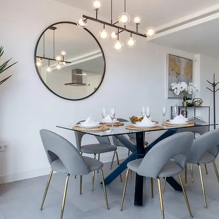 The Golden Oasis Penthouse بيت للعطل *