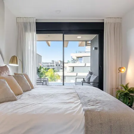 The Golden Oasis Penthouse بيت للعطل إِستيبونا
