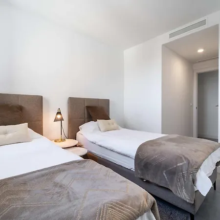 The Golden Oasis Penthouse بيت للعطل