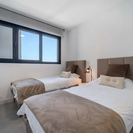 The Golden Oasis Penthouse * إِستيبونا