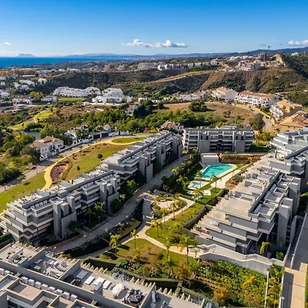 The Golden Oasis Penthouse إِستيبونا
